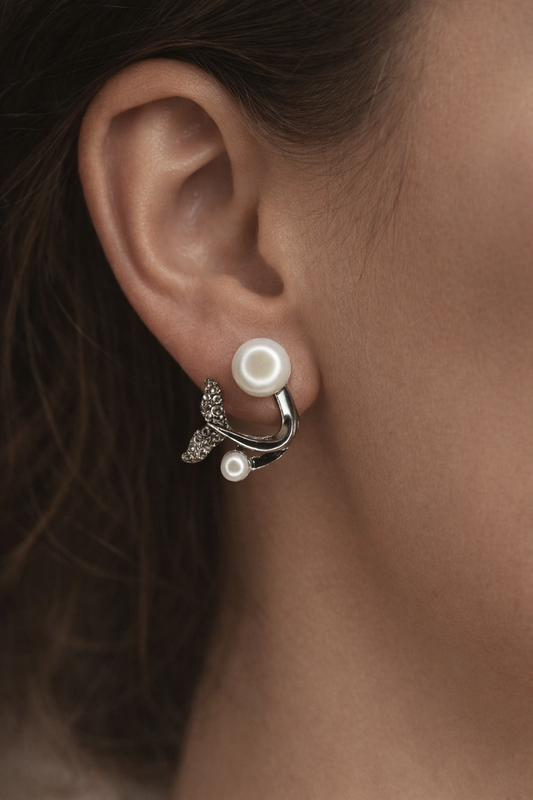 Elara Pearl Curve Stud Earrings