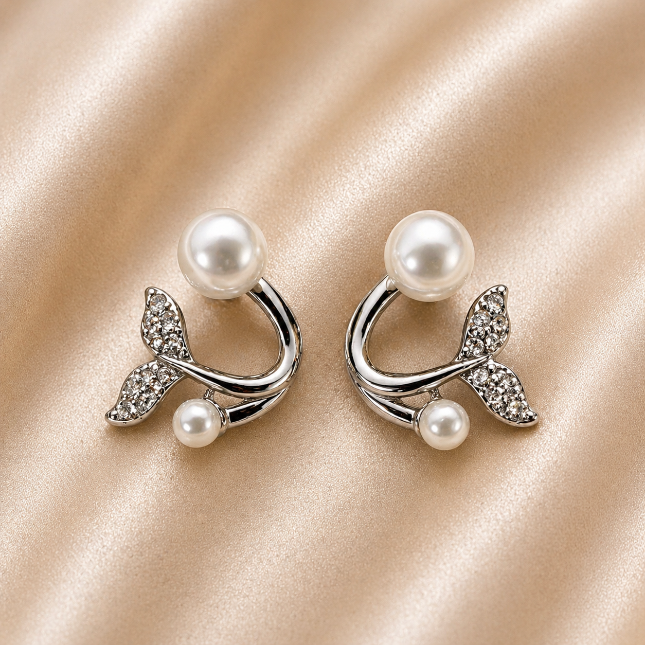 Elara Pearl Curve Stud Earrings