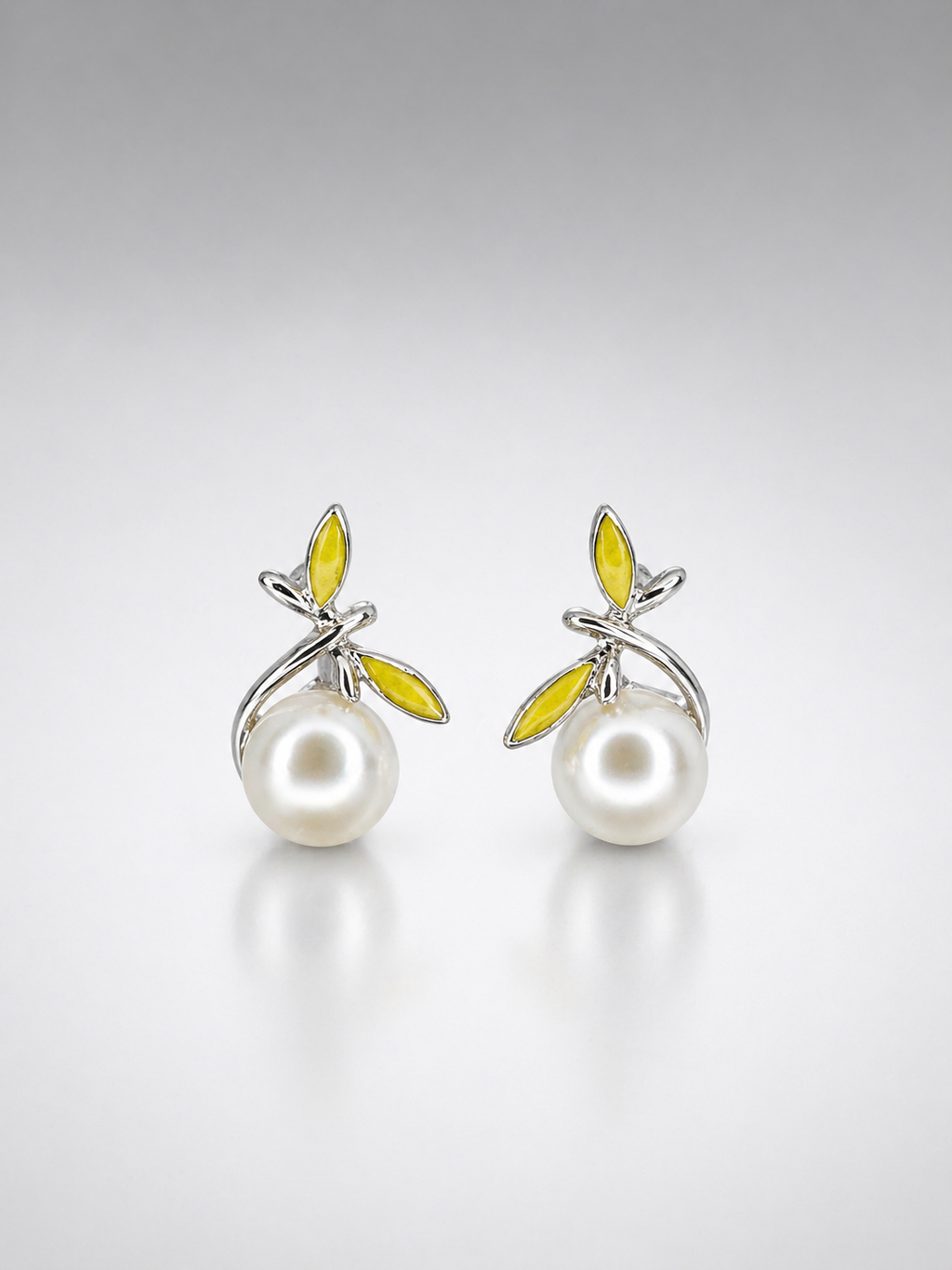 Citrus Leaf Pearl Stud Earrings