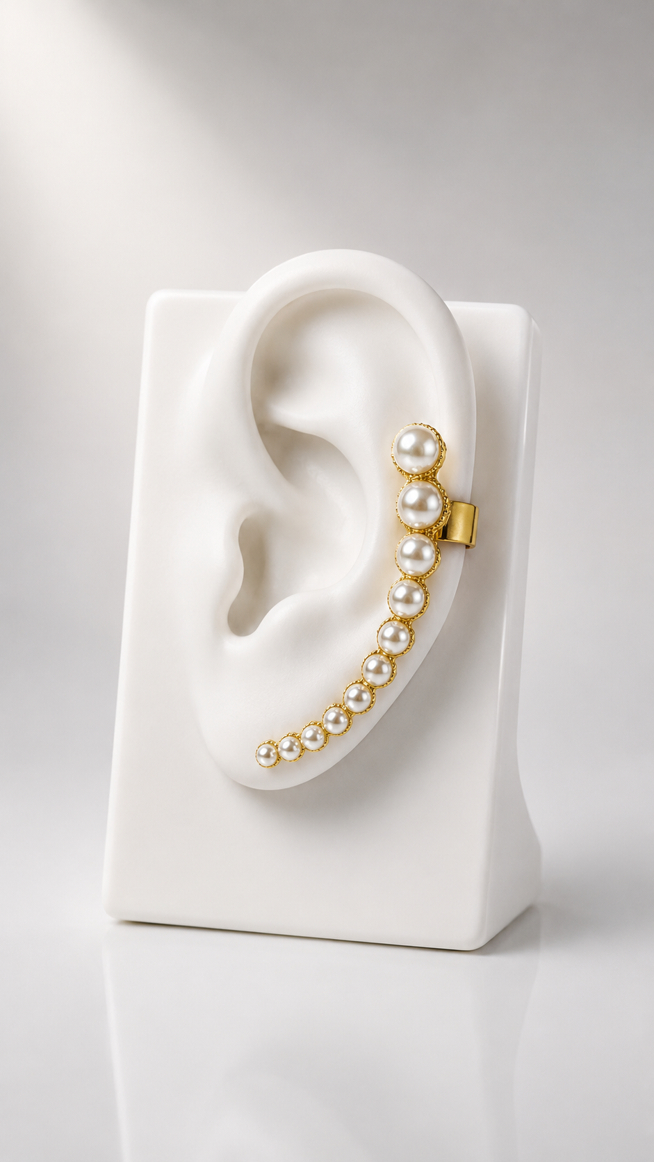 Golden Pearl Curve Ear Cuff
