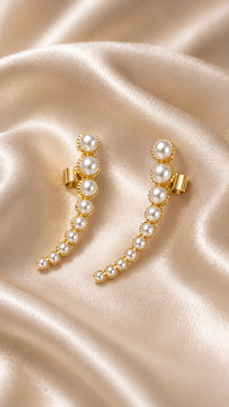 Golden Pearl Curve Ear Cuff