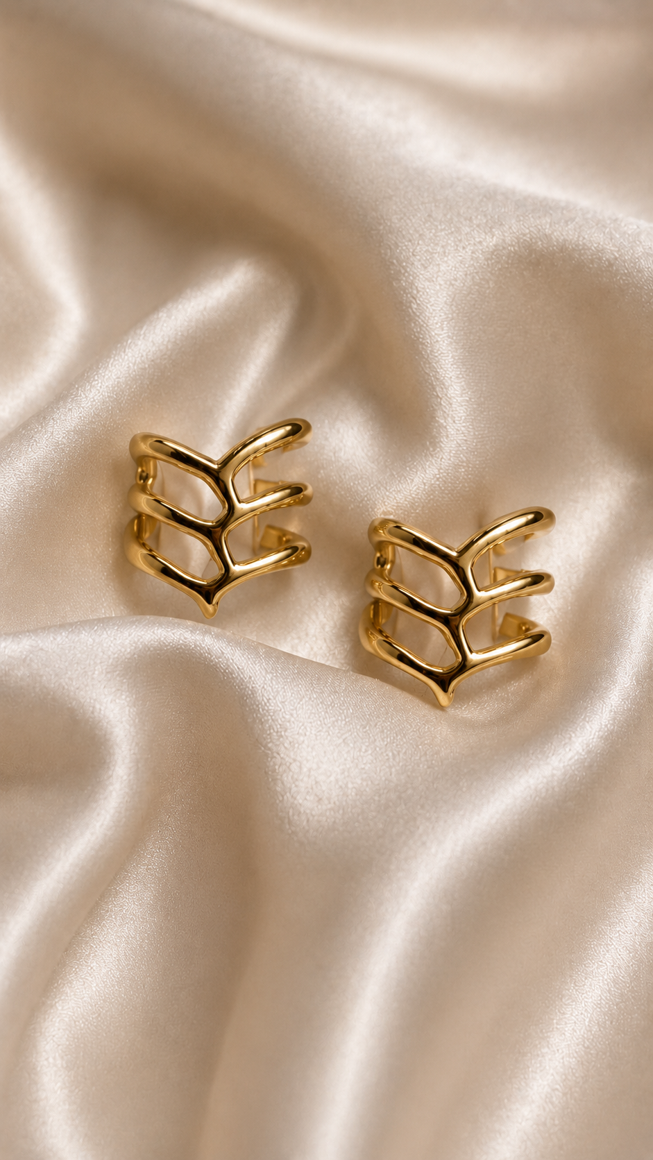 Golden Chevron Wave Ear Cuff