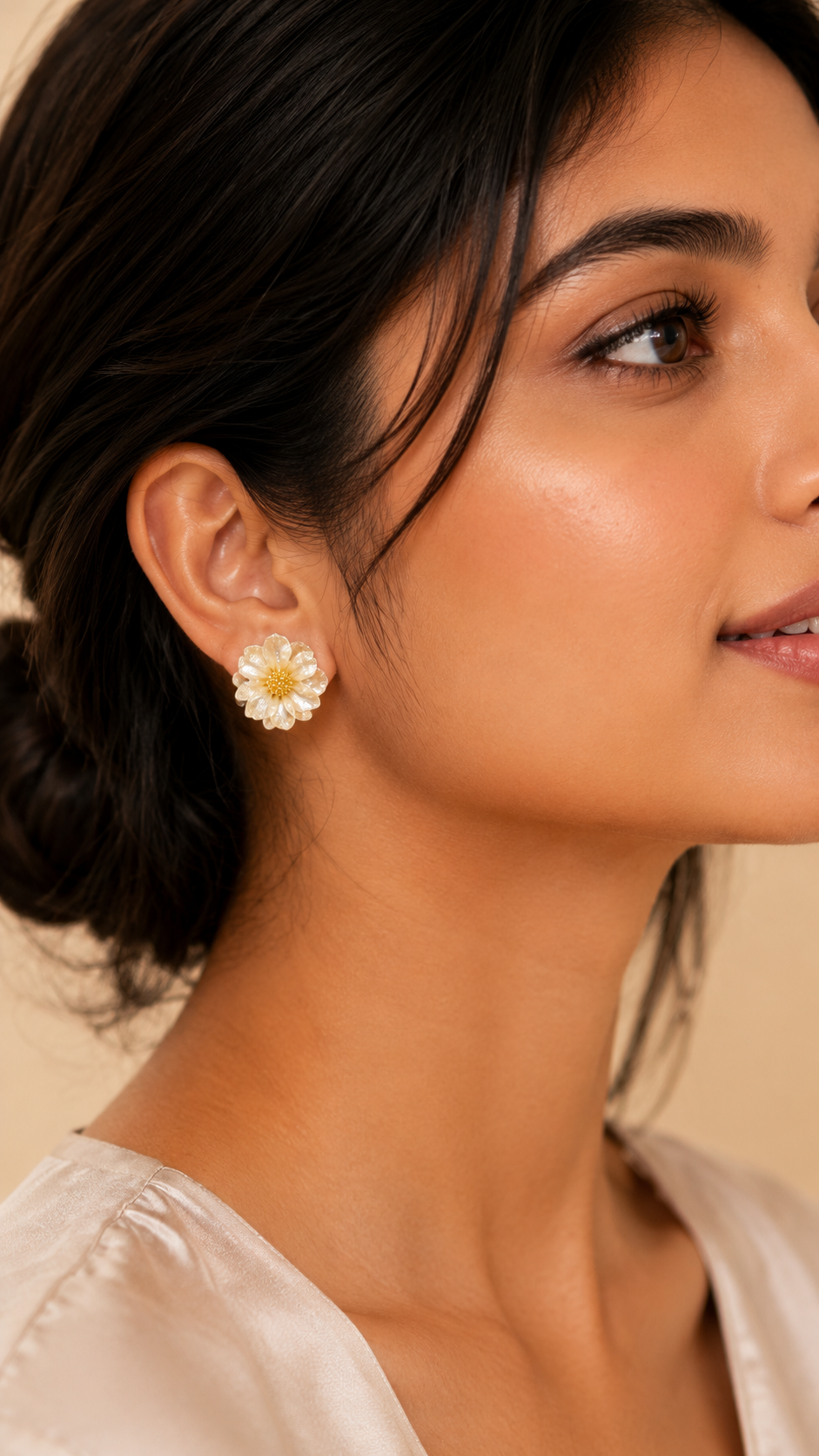 Mother of Pearl Flower Stud Earrings