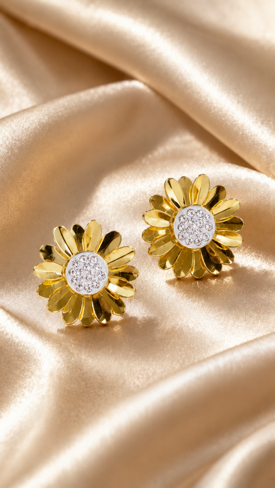 Crystal Daisy Flower Stud Earrings