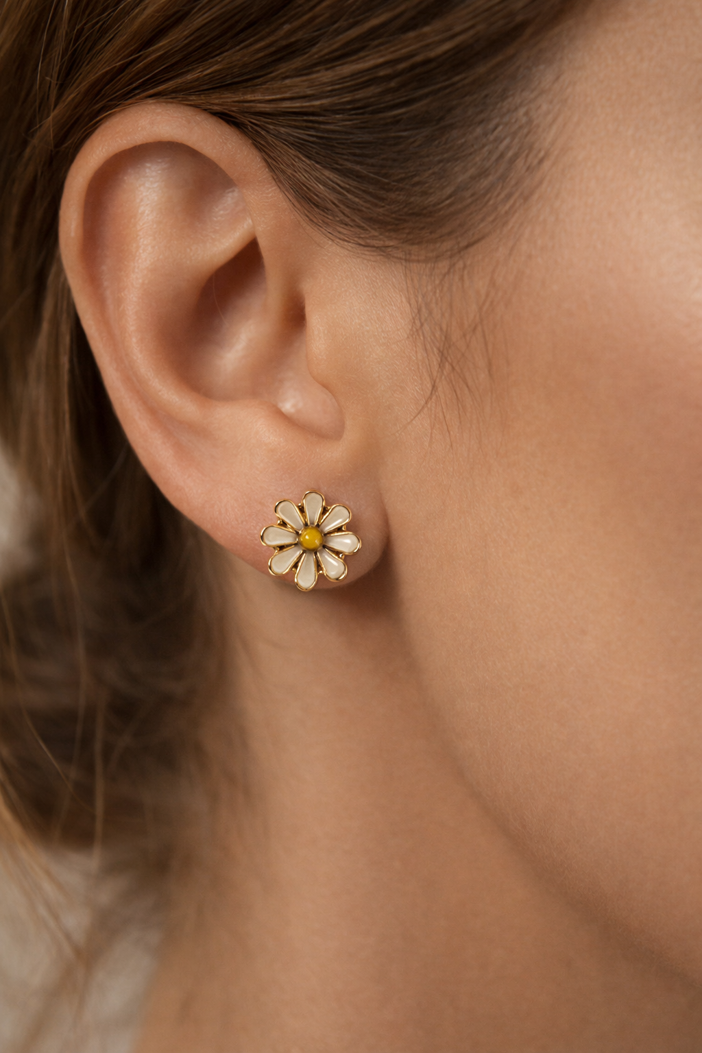 Daisy Bloom Enamel Stud