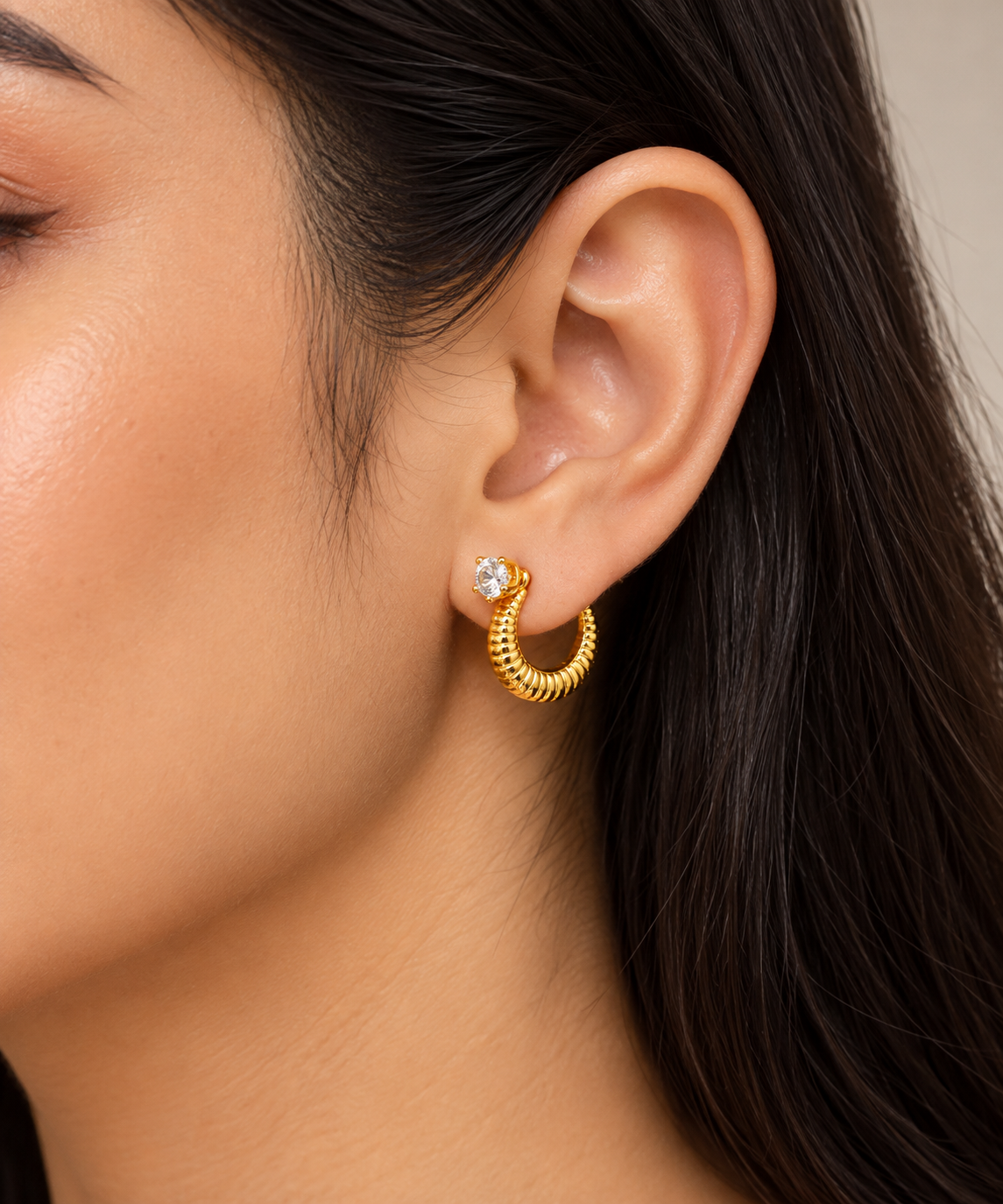 Men’s Gold Ribbed Crescent Stud