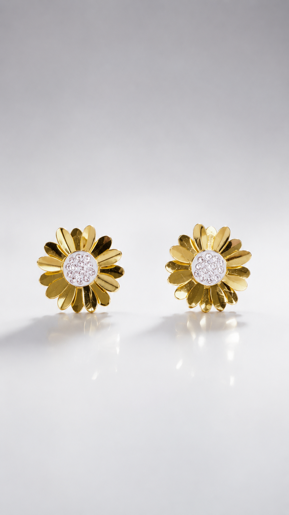 Crystal Daisy Flower Stud Earrings